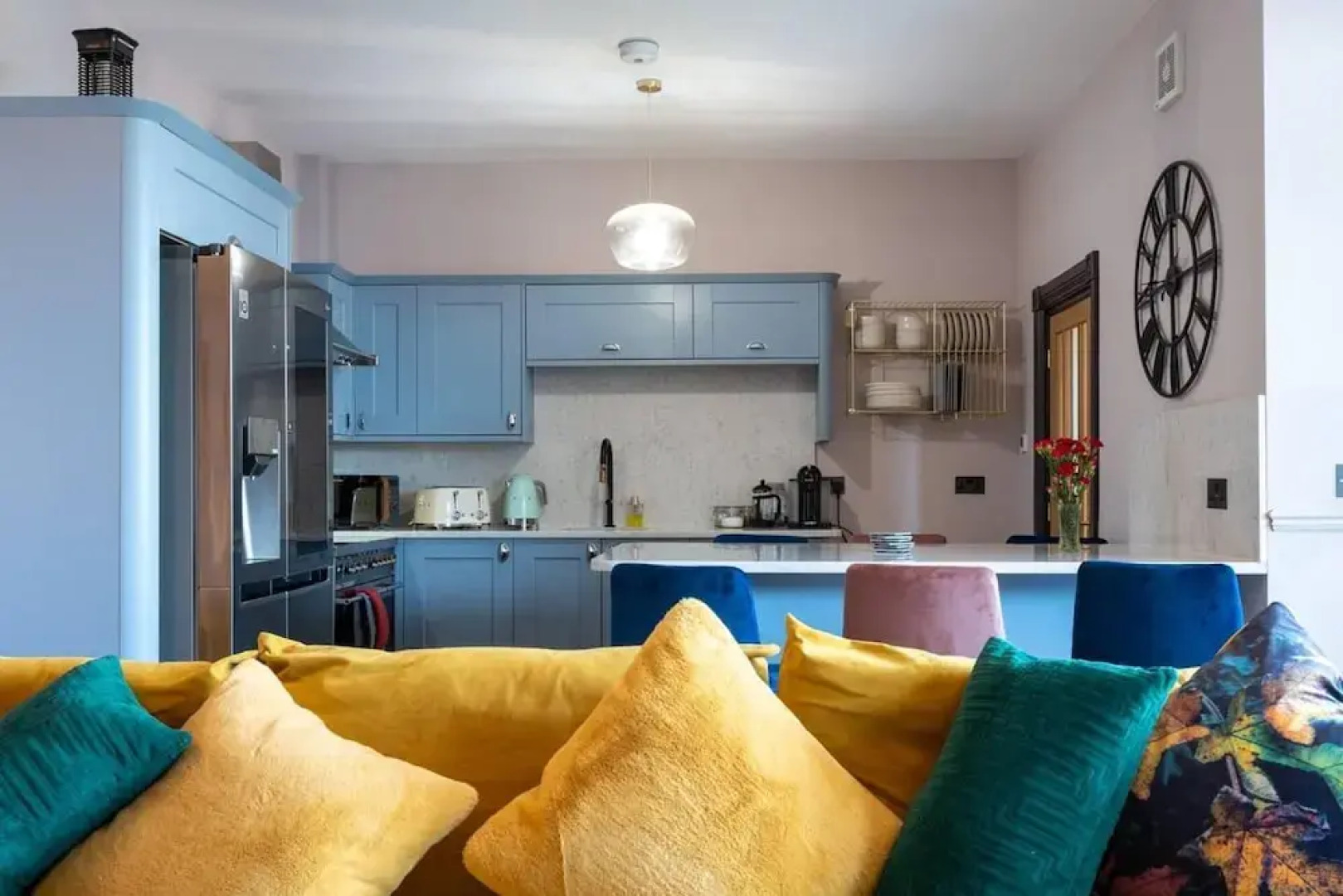 Beachfront Escape & Wow Sea Views, Luxury Retreat