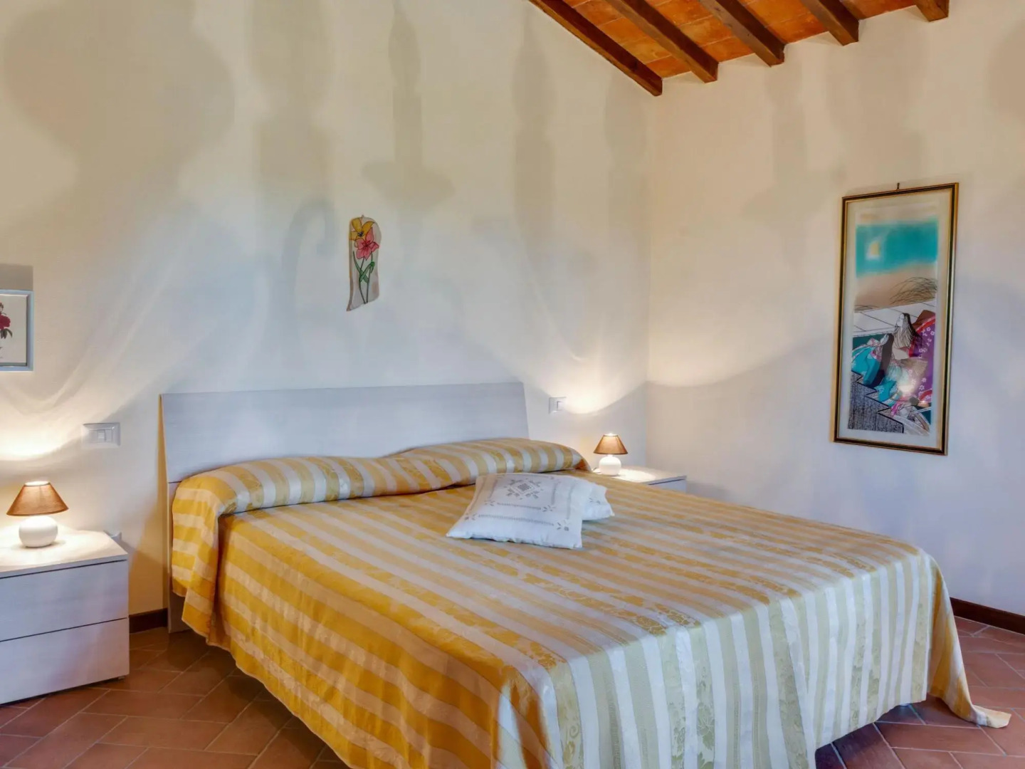 Farmhouse in Tuscany With Pool & Vineyard View