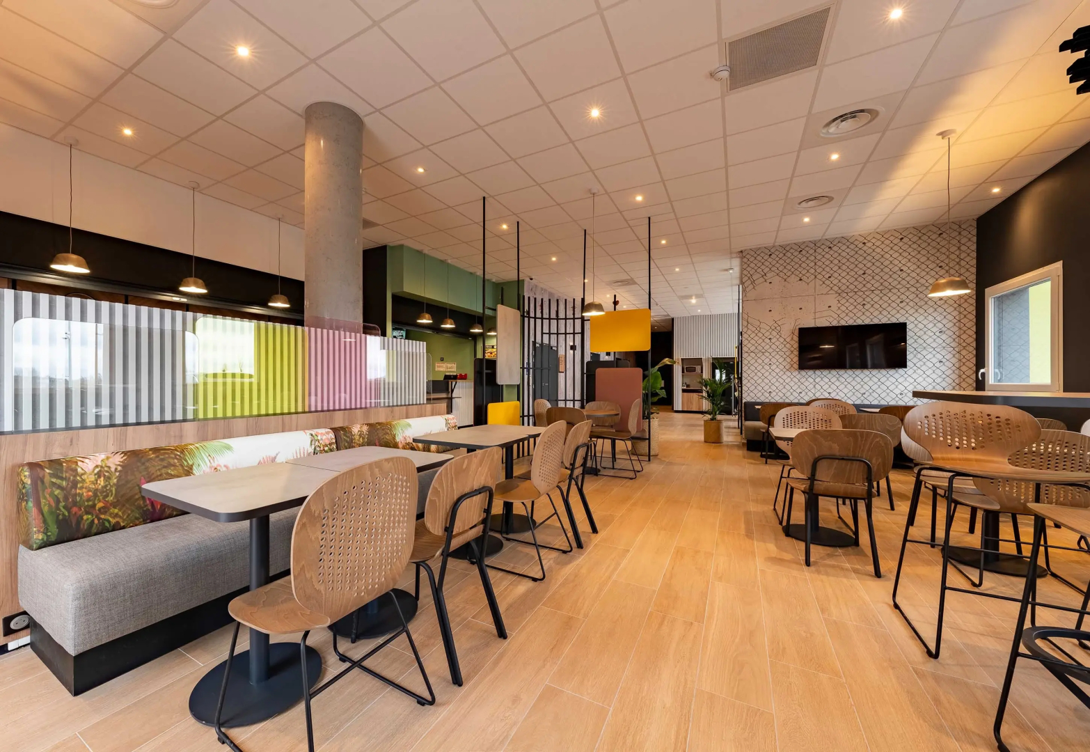 B&B HOTEL Valenciennes Onnaing