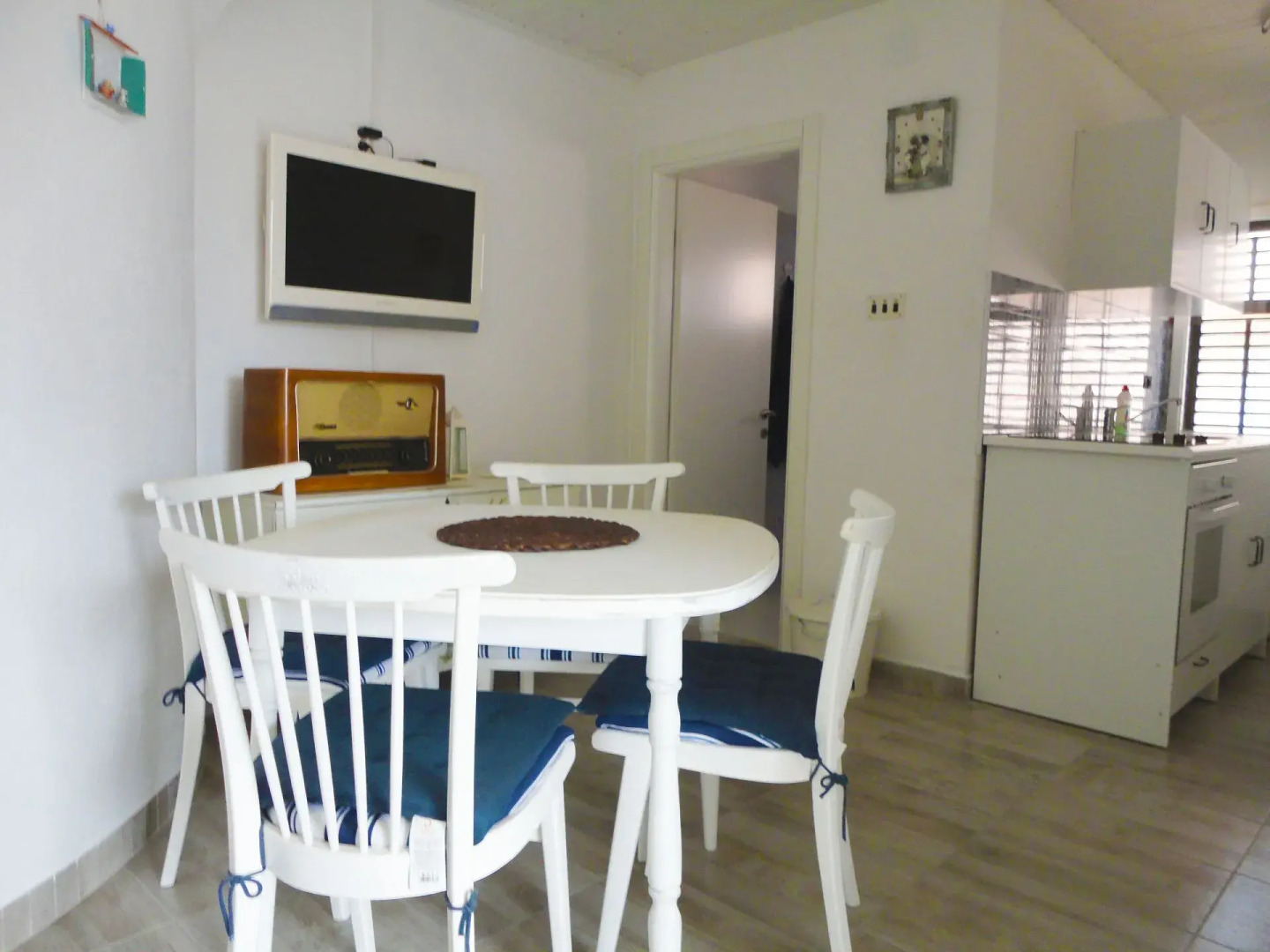 Apartment Petar - 30 m from sandy beach: A2 Nin, Zadar riviera