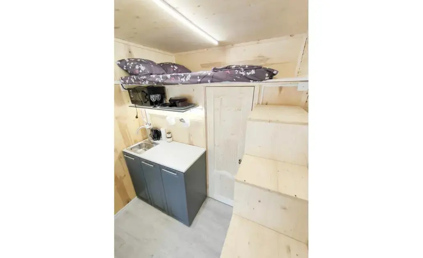 Domove (Домов) на улице Адмирала Крюйса