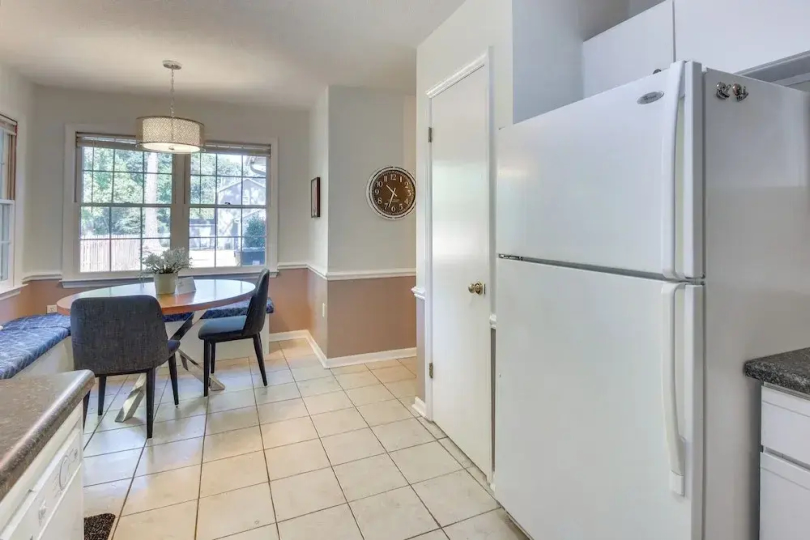 Seneca Escape w/ Screened Patio: Near Lakes!