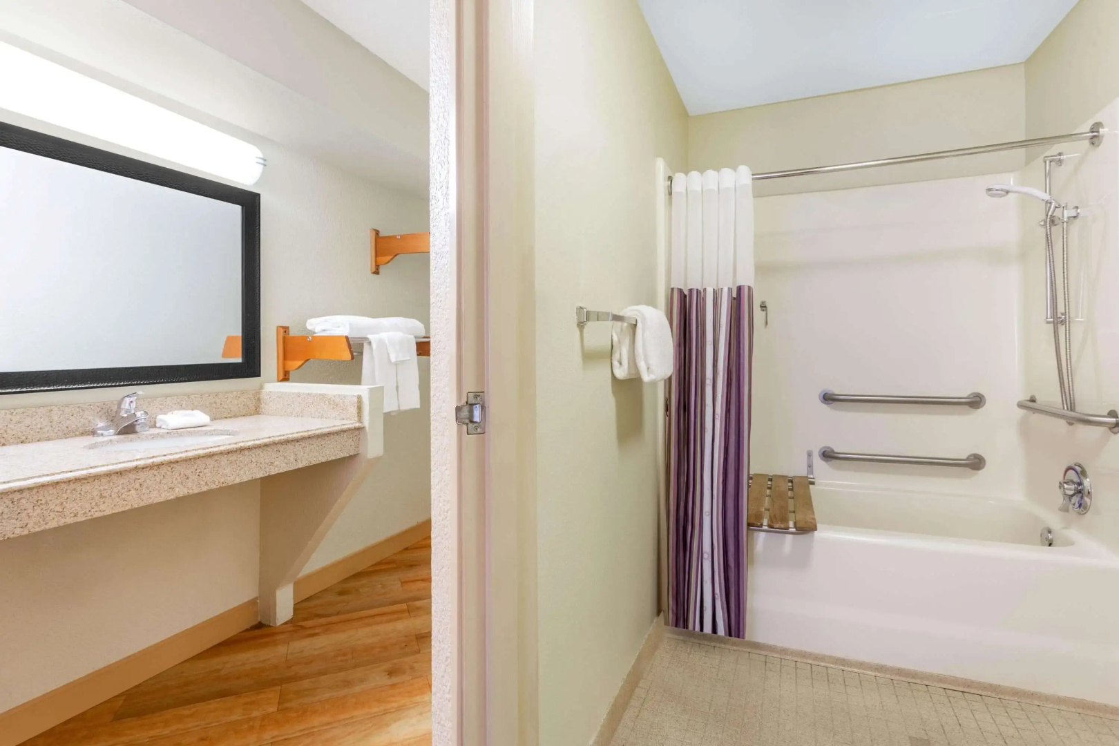 La Quinta Inn & Suites by Wyndham Chicago Tinley Park