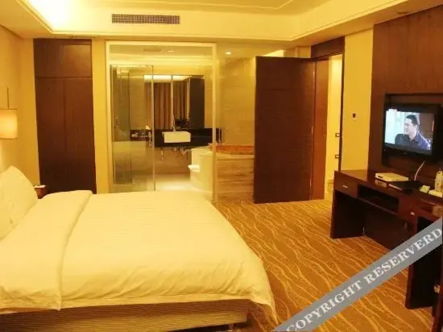 Yicheng Lanbowan Hotspring Holiday Hotel