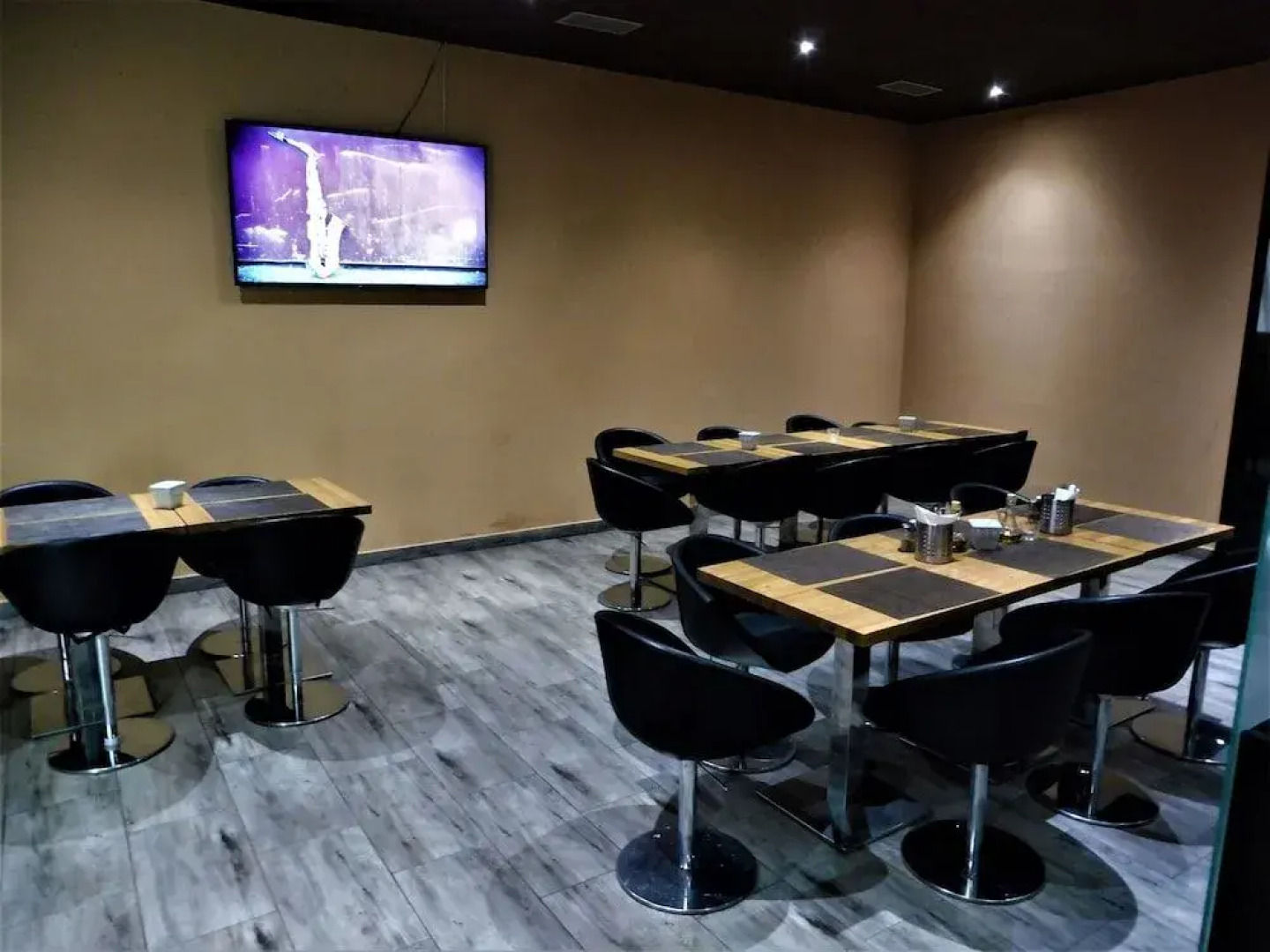 TIF hotel & restaurant