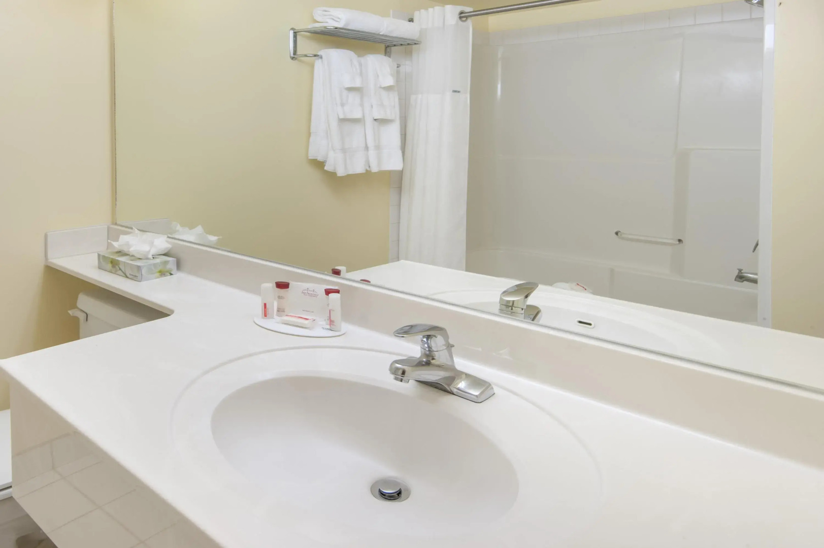 Divya Sutra Plaza and Conference Centre Calgary Airport