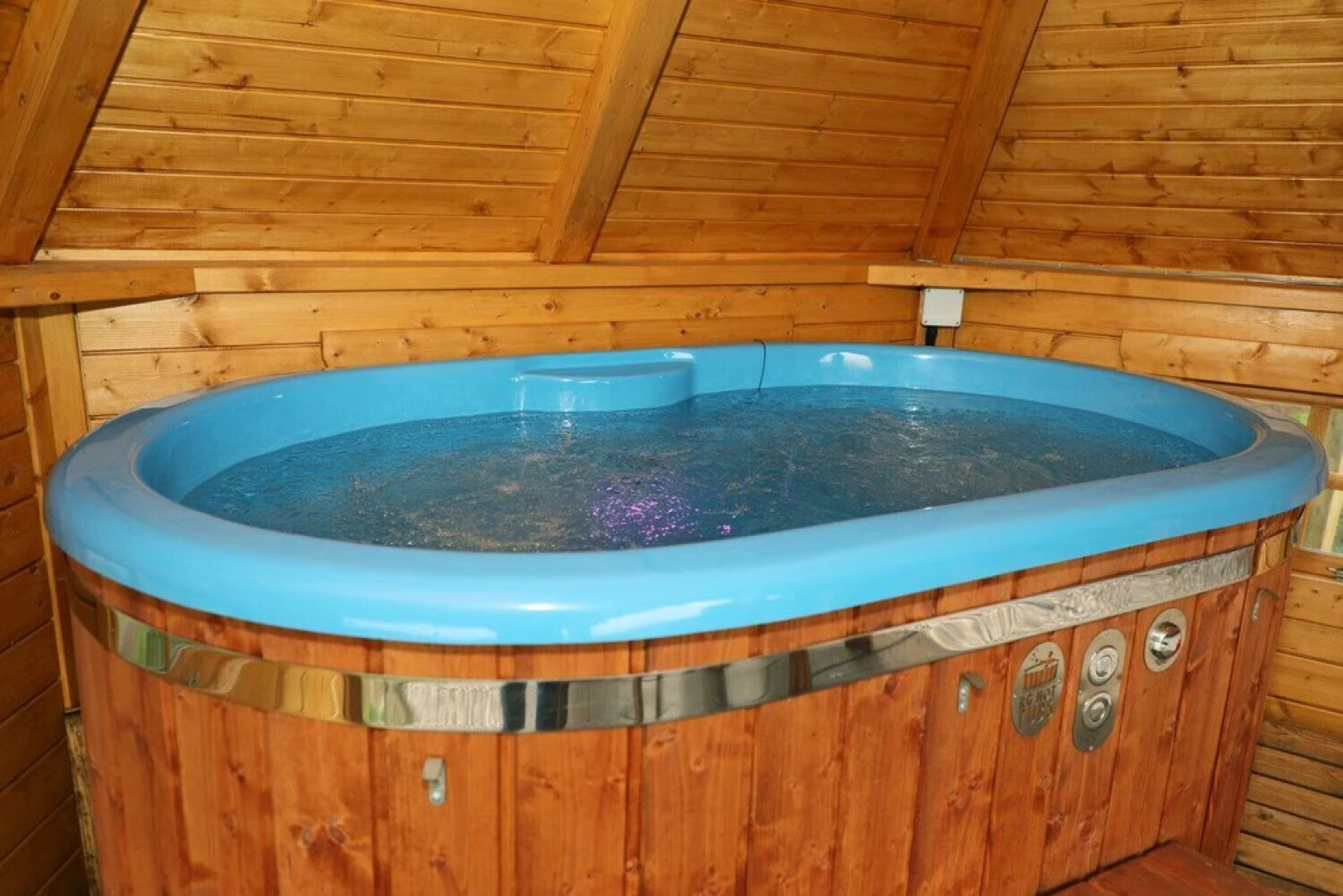 Elsay May Luxury Lodges Exclusively for Couples Over 25yrs and Dog Friendly