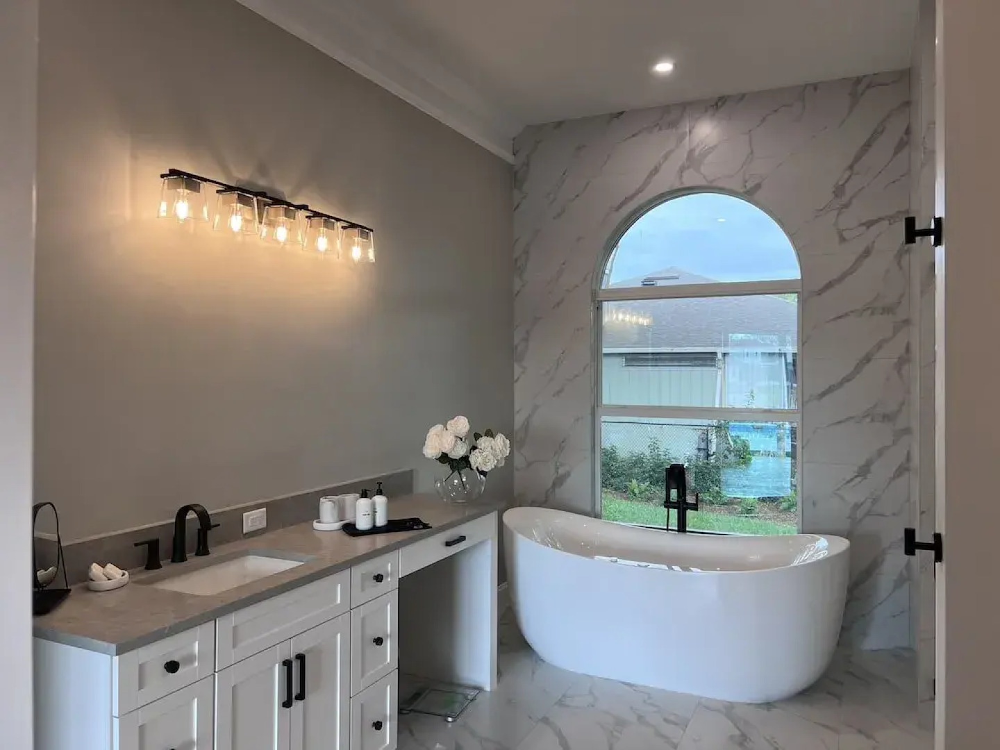 Fall In Naples - Game Room Pvt Pool Hot Tub Impeccable Decor 3 Bedroom Home