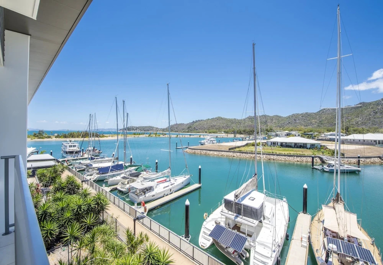 Absolute Waterfront Magnetic Island