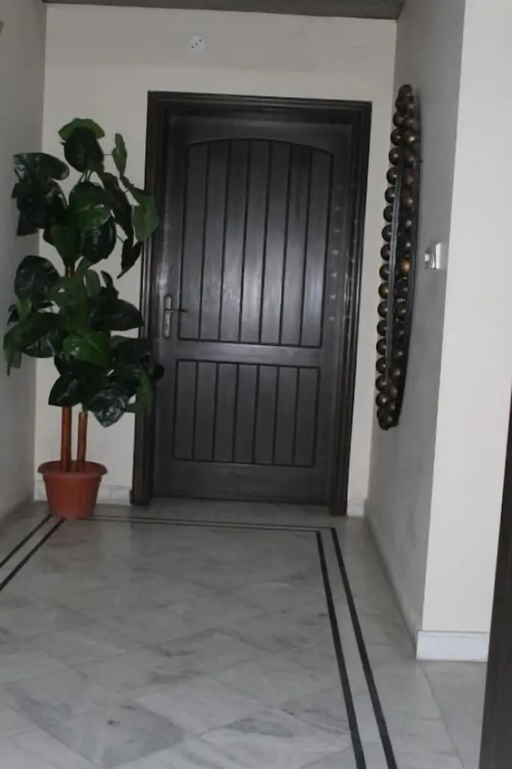 Hotel State Residency