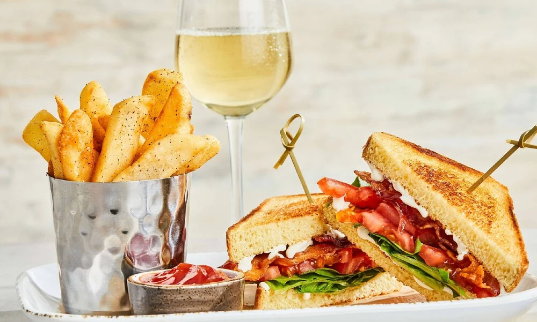 Courtyard Grand Rapids Airport