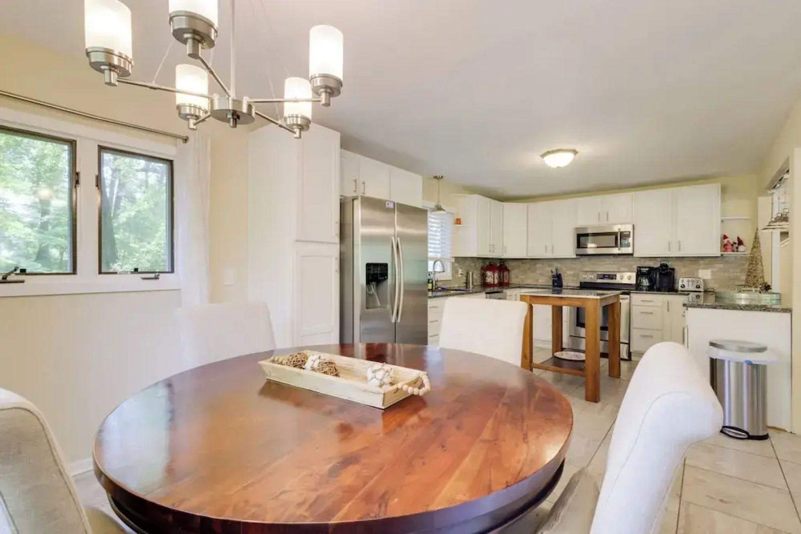 Lakefront Newport News Home, 6 Mi to City Center!