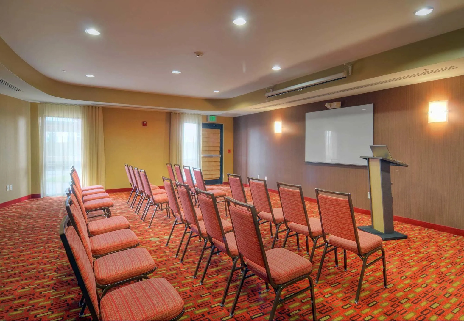 Courtyard by Marriott Medford Airport