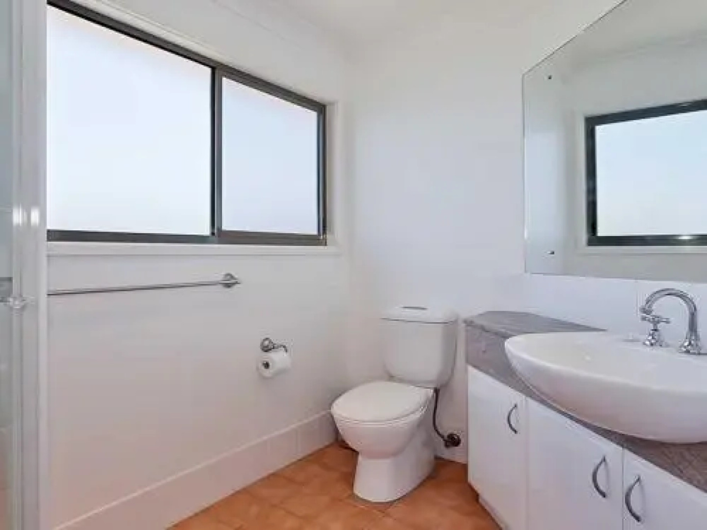 Ocean Views' 4 Ocean Street - air conditioned luxury with beautiful ocean views