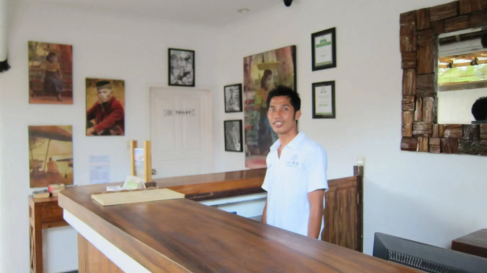 Scallywags Mango Motel