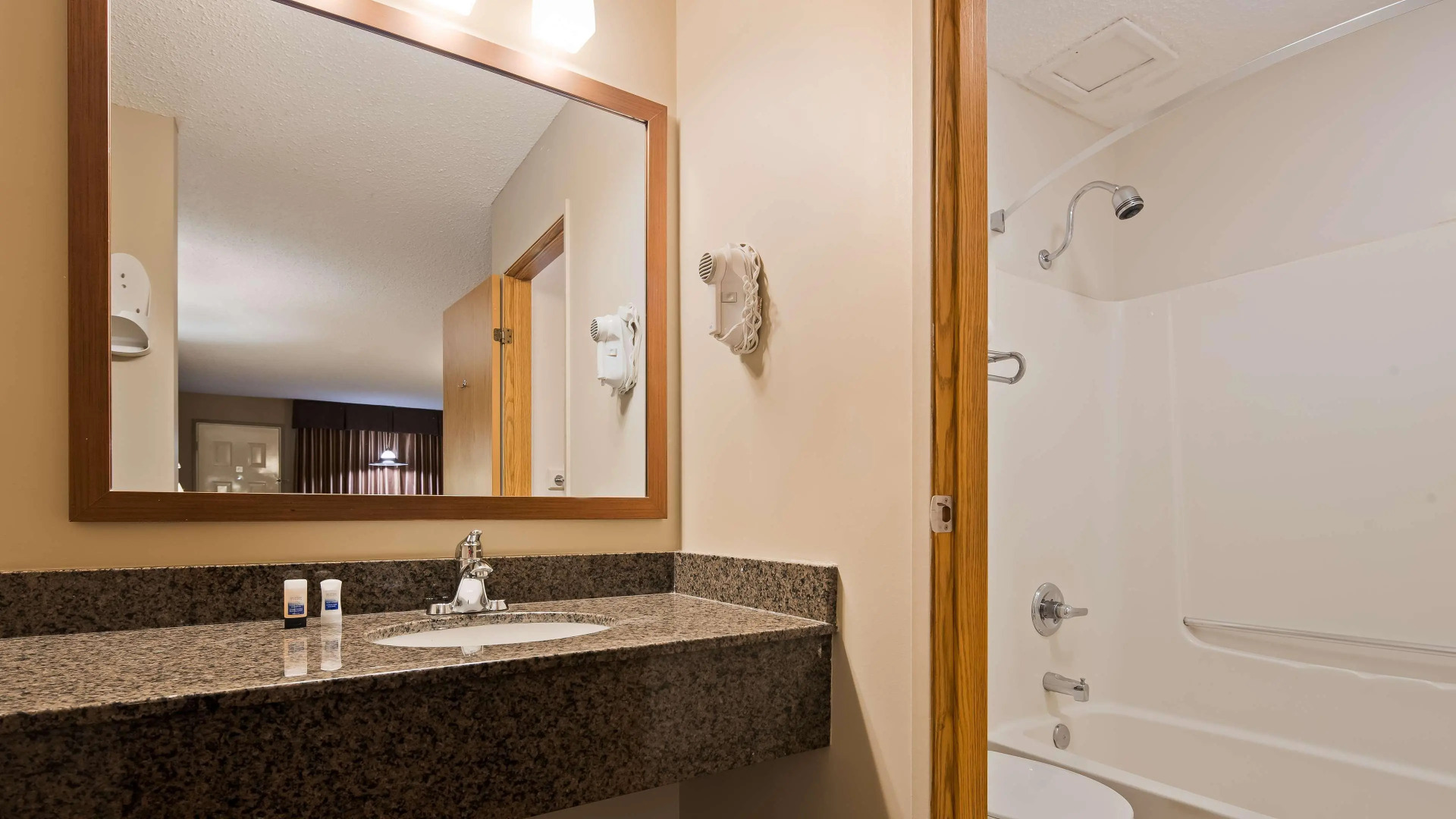 SureStay Plus Hotel By Best Western Salmon Arm