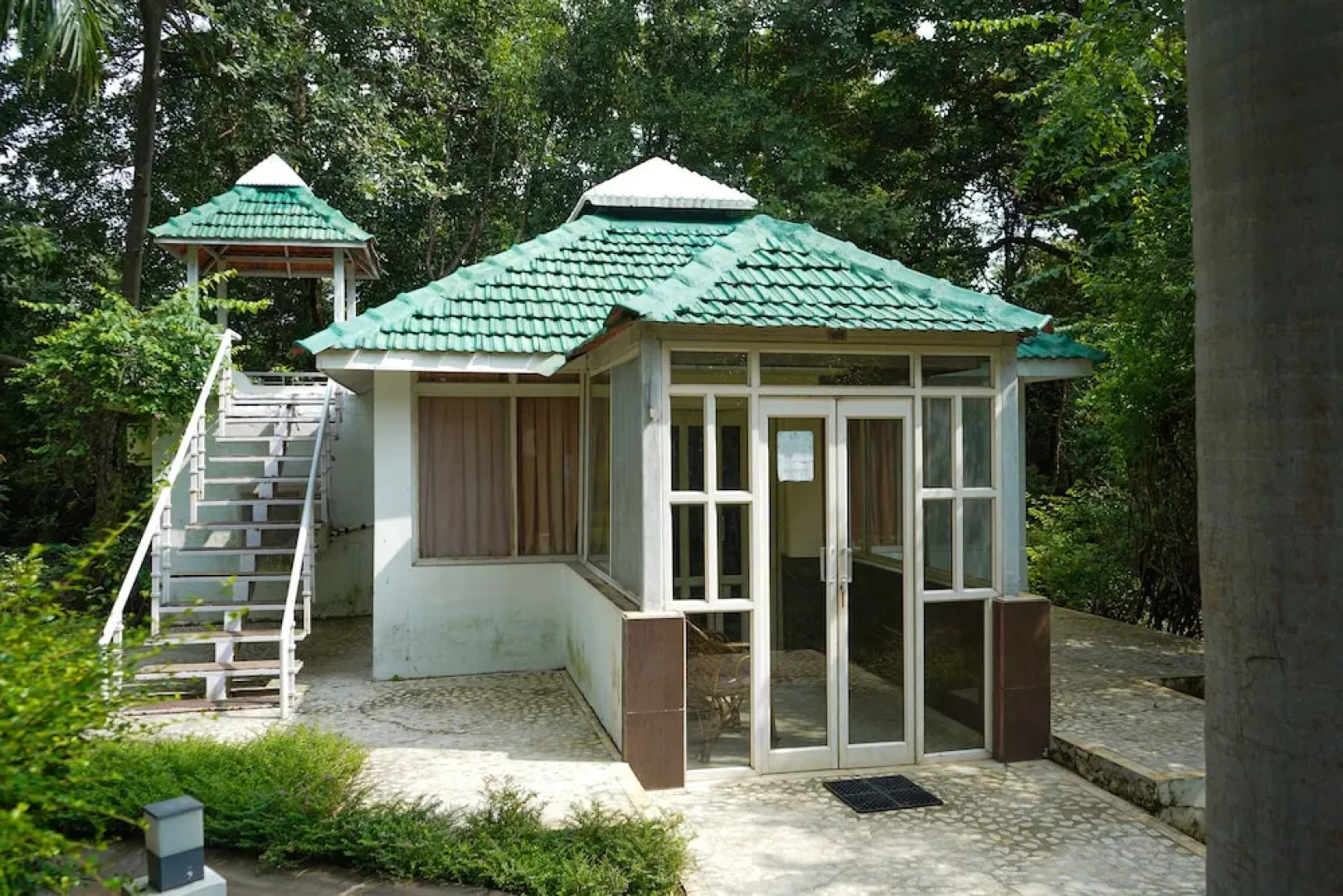 Village Machaan Resort