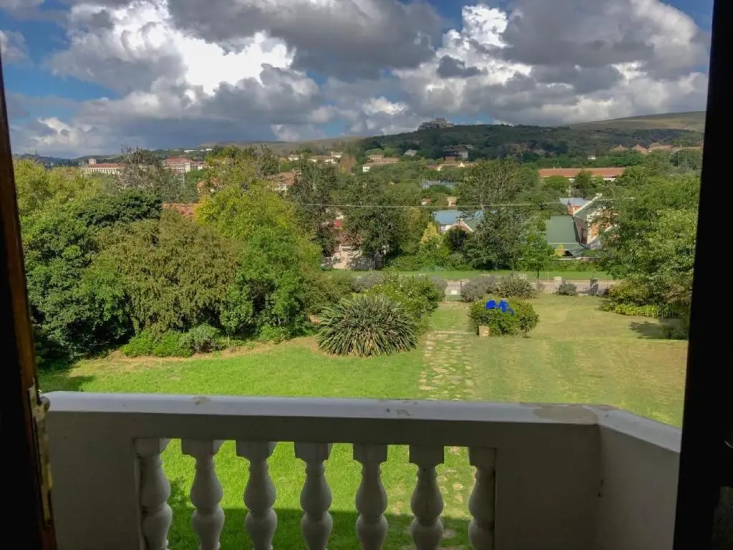 Secret Palace - Large 5 bedroom Family Home