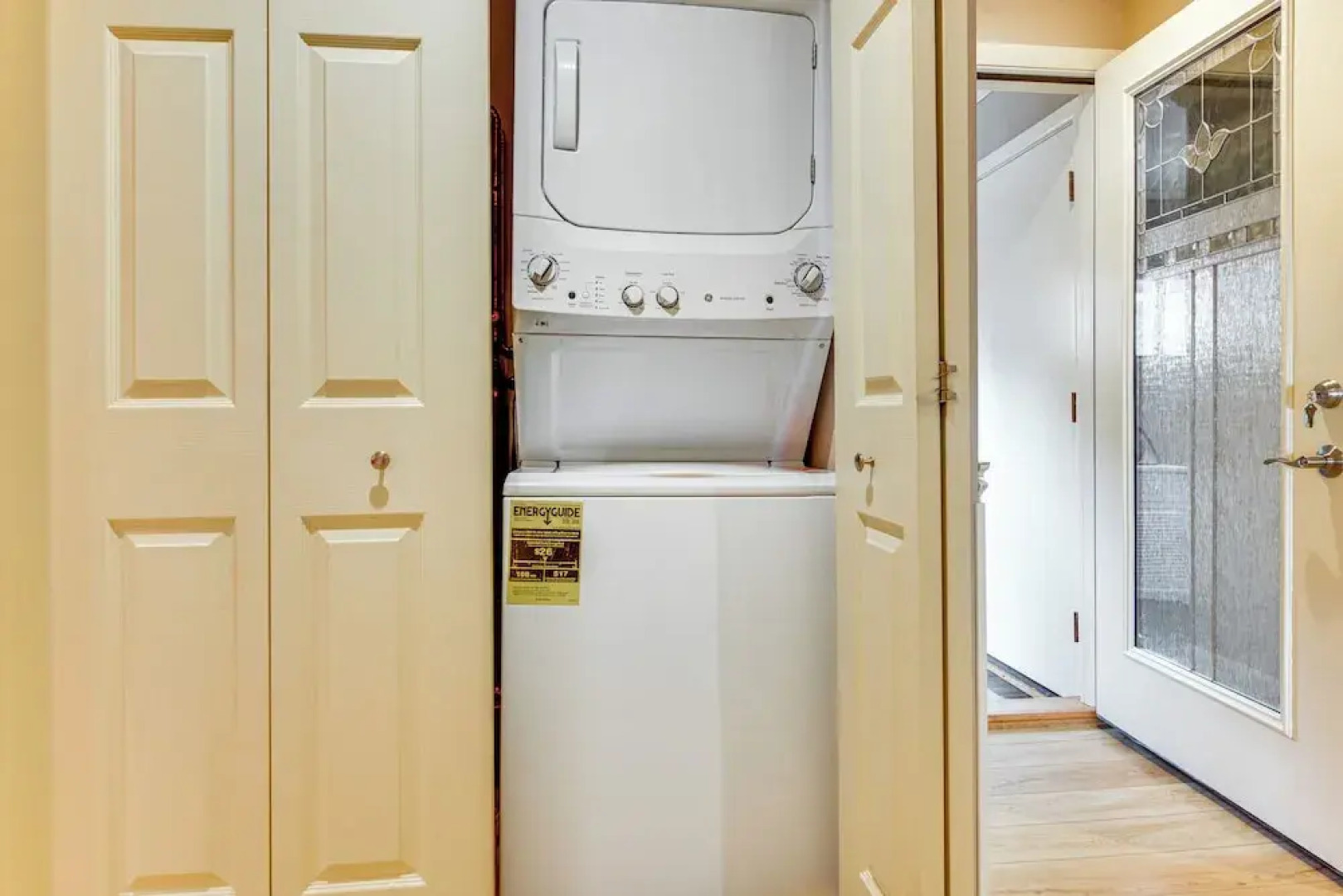 Waterfront Community: Lake Winnipesaukee Retreat!