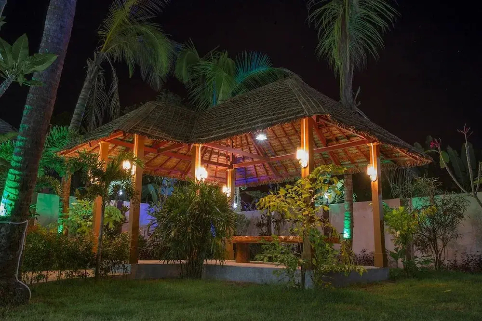 Famous Hotel Ngapali