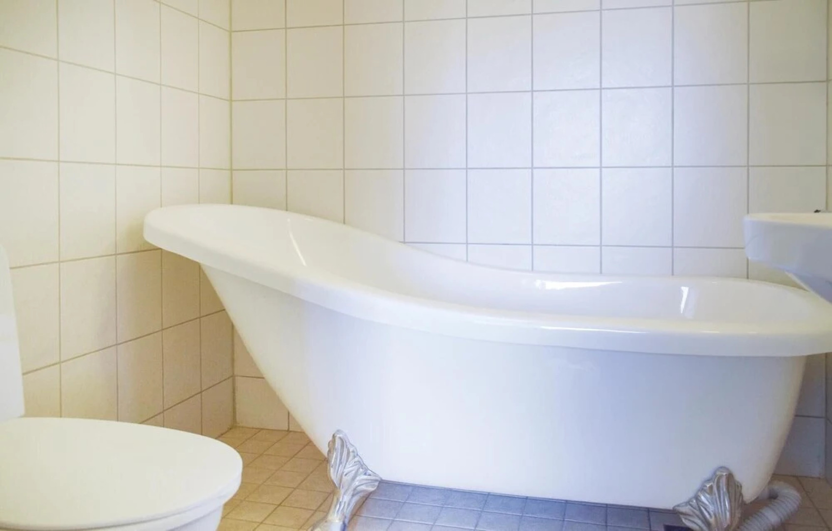 Nice Home in Lekeryd With 5 Bedrooms and Wifi