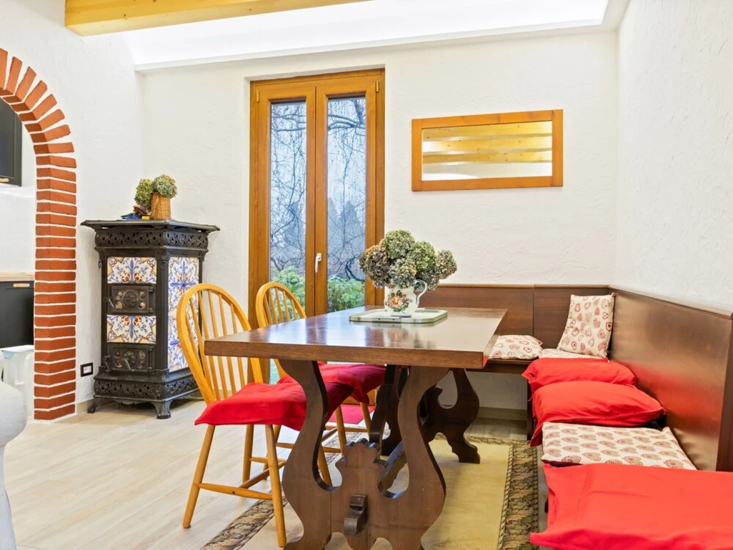 Quaint Chalet in Mondonico With Garden
