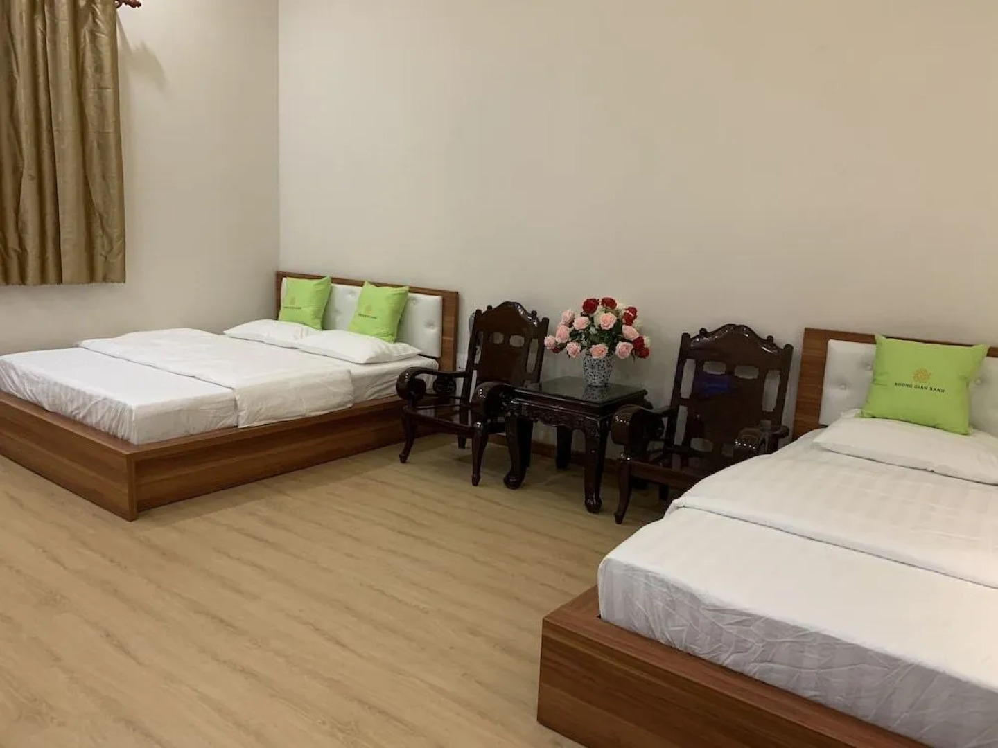 Khách Sạn Không Gian Xanh