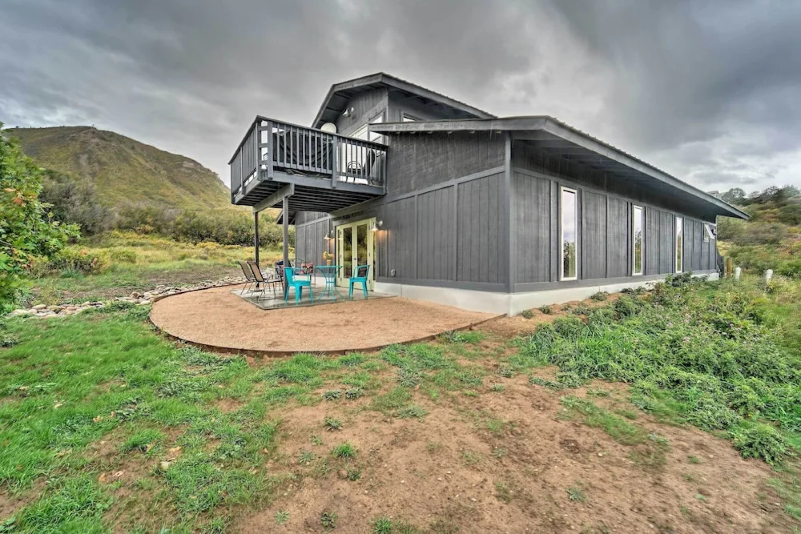 Studio w/ Mountain Views < 30 Min to Durango!