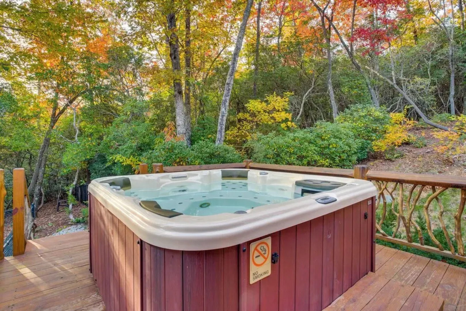 'peaceful Getaway' Penrose Cabin w/ Hot Tub & Pond