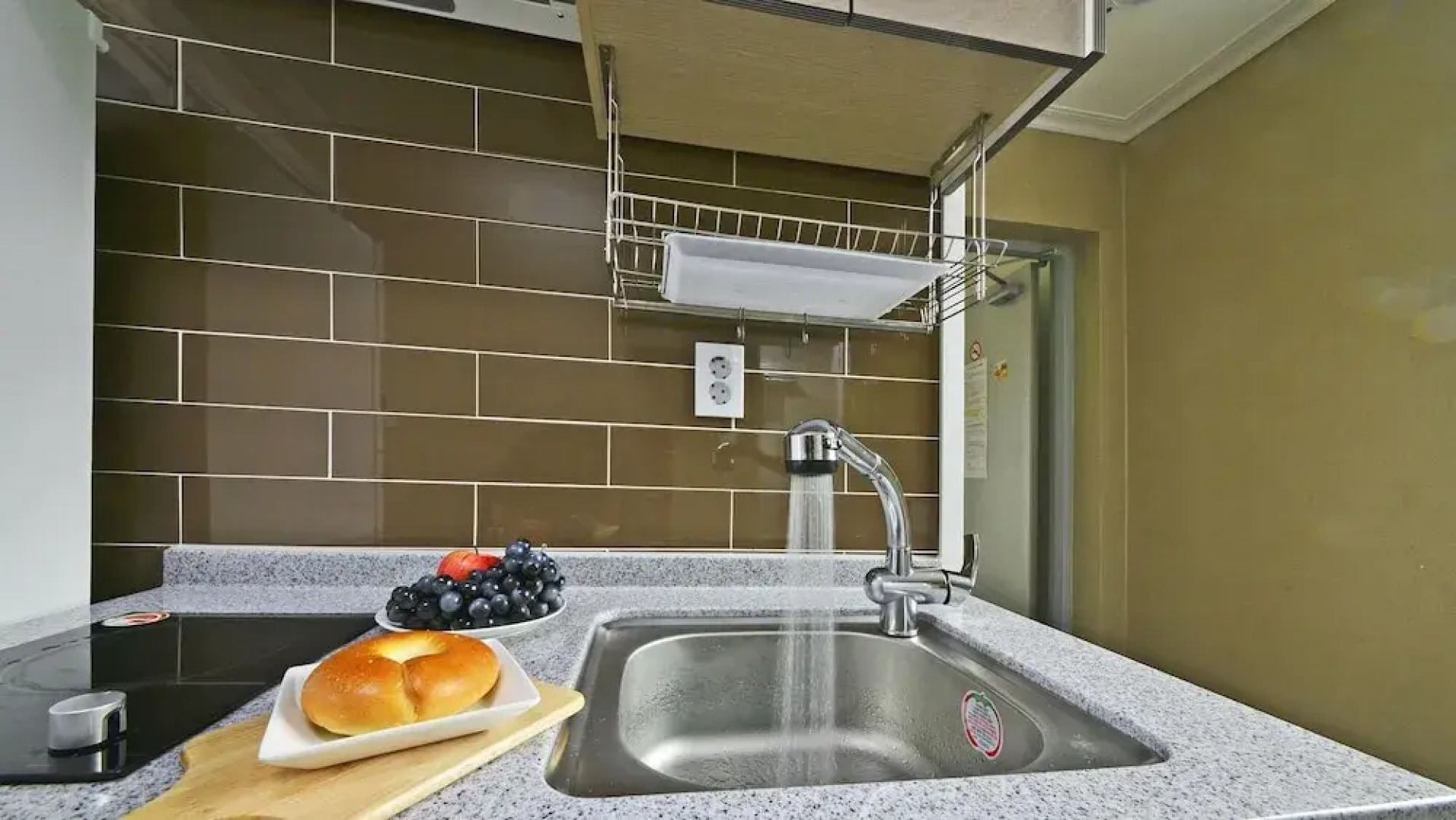 Janghohang J Story Spa Pension