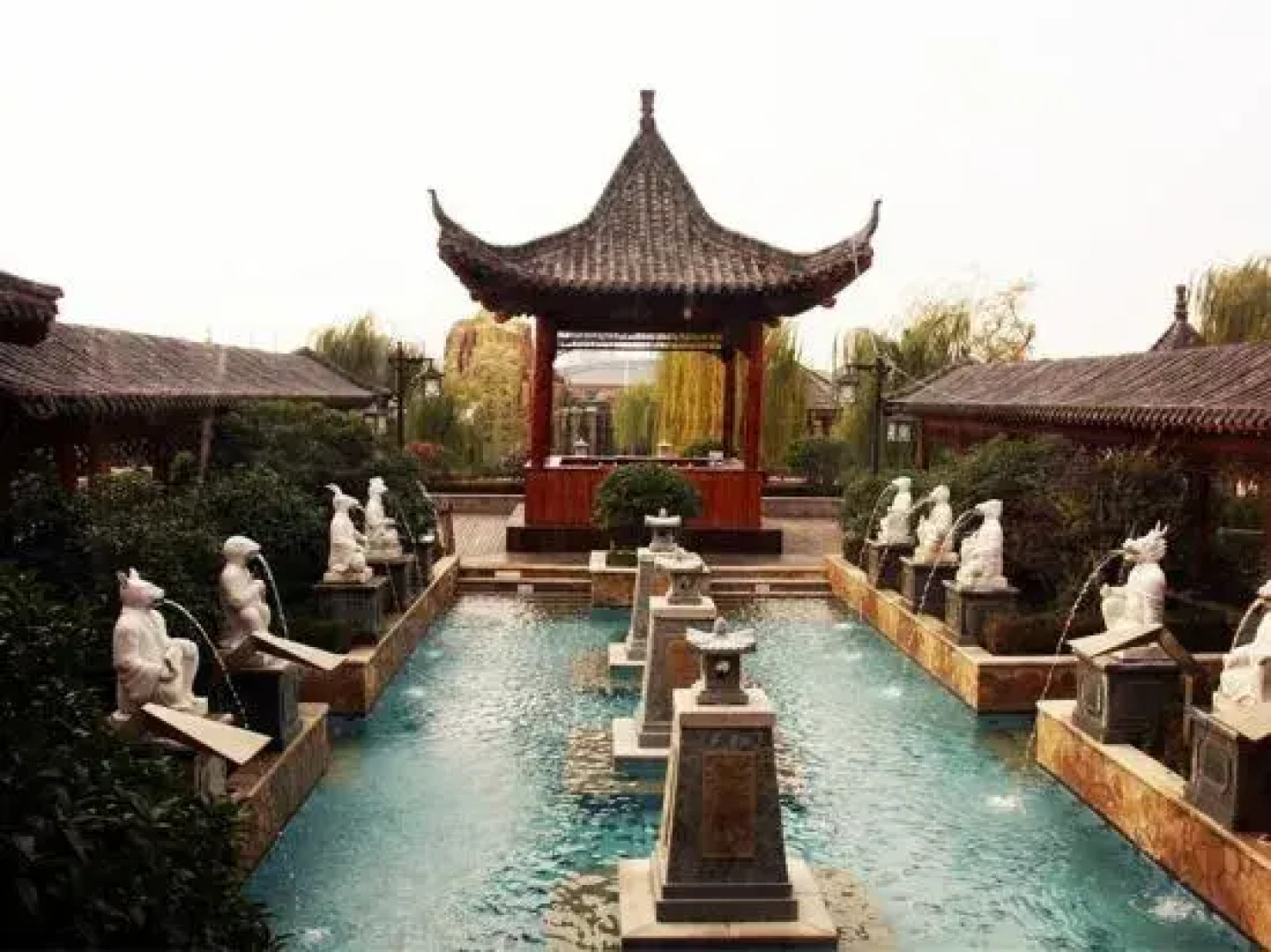 Huayuan Business Hotel