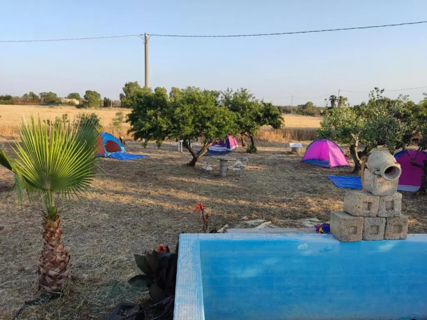 Aree tende presso la casa in campagna di Ottavia