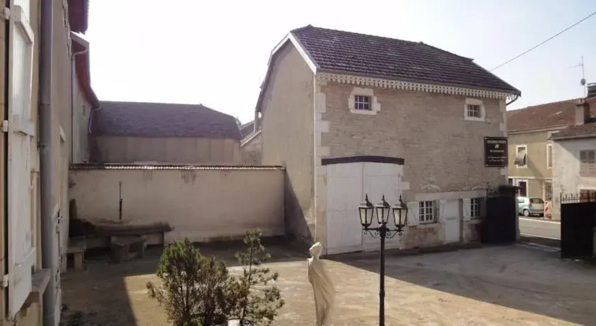 La Demeure du Gardien du Temps qui Passe