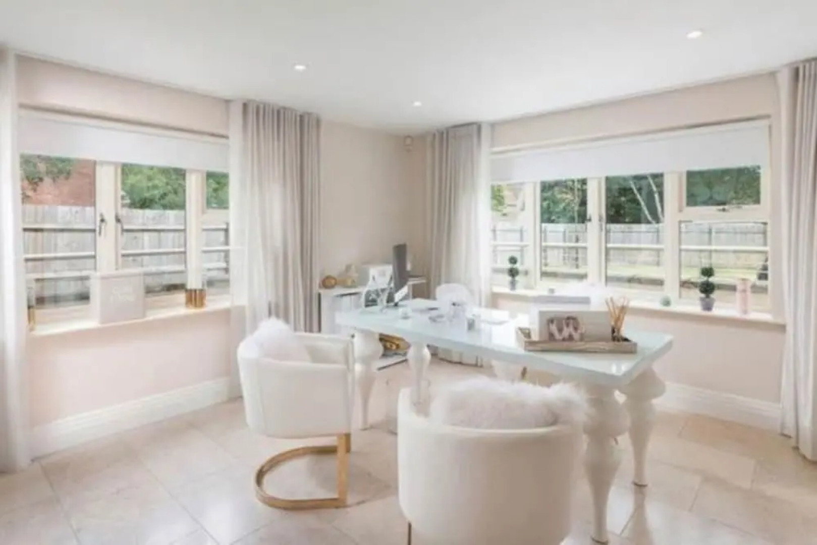 Mono Luxe Villa in Newcastle Upon Tyne