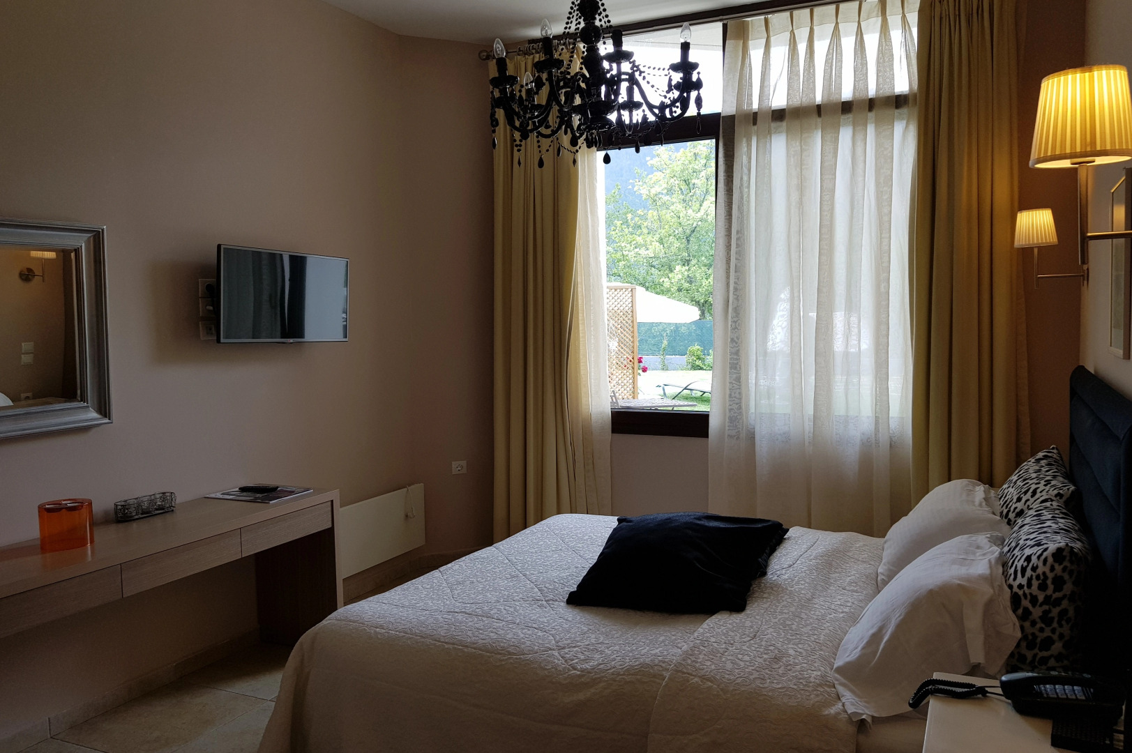 Forest Suites Boutique Hotel