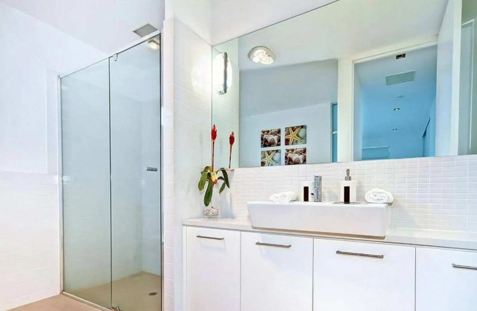 Breeze Beachfront Apartments