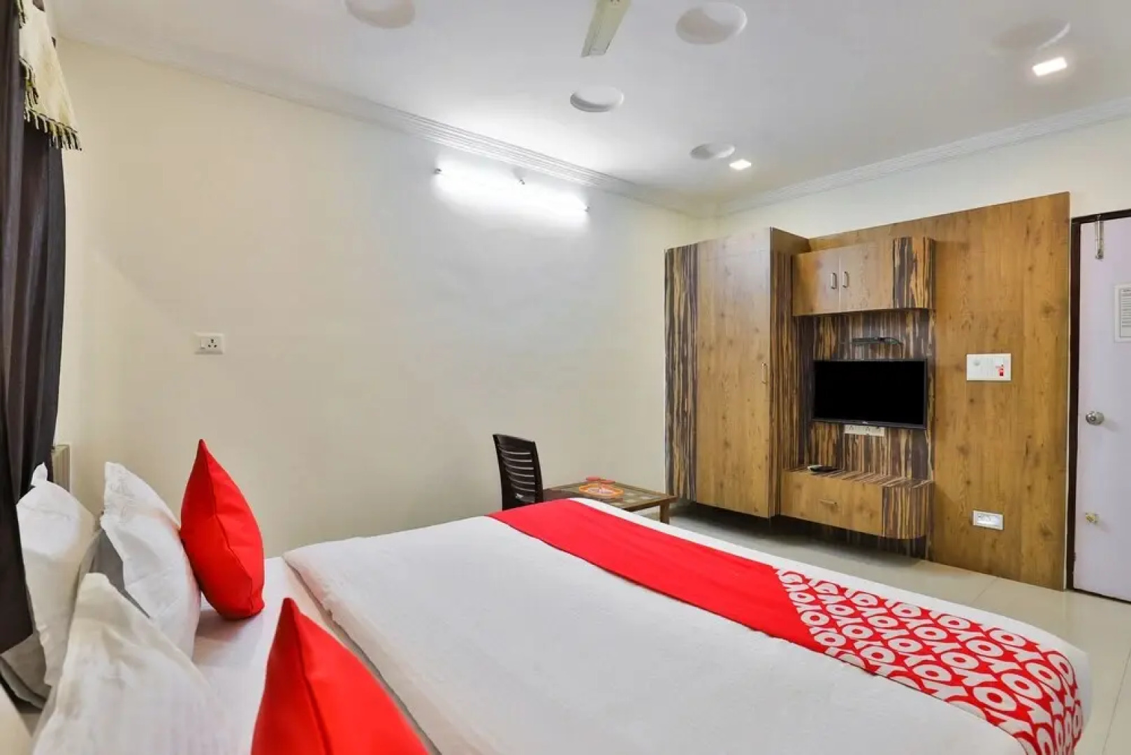 OYO 22841 Hotel Prime Inn