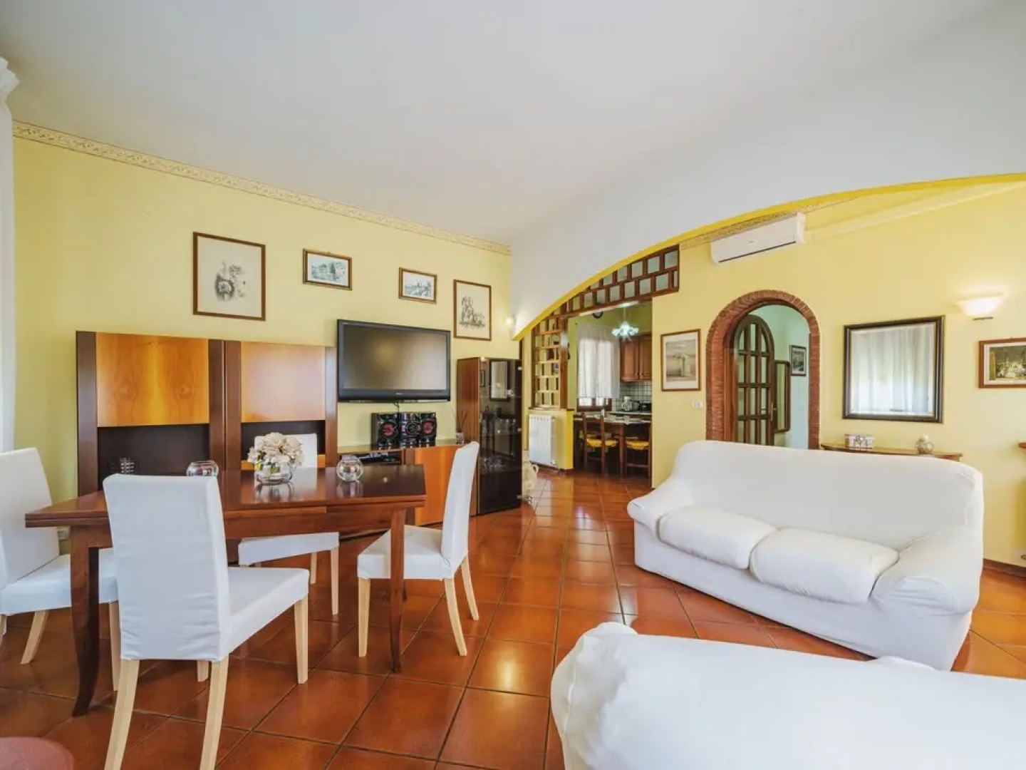 Bataba Villa A Roggio