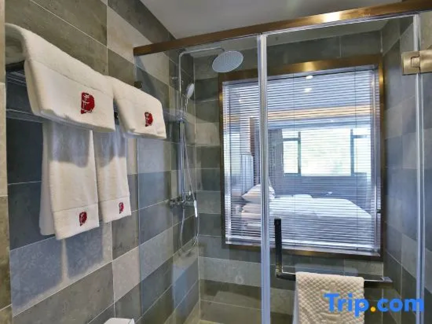 Tiantang Guzhai Holiday Hotel