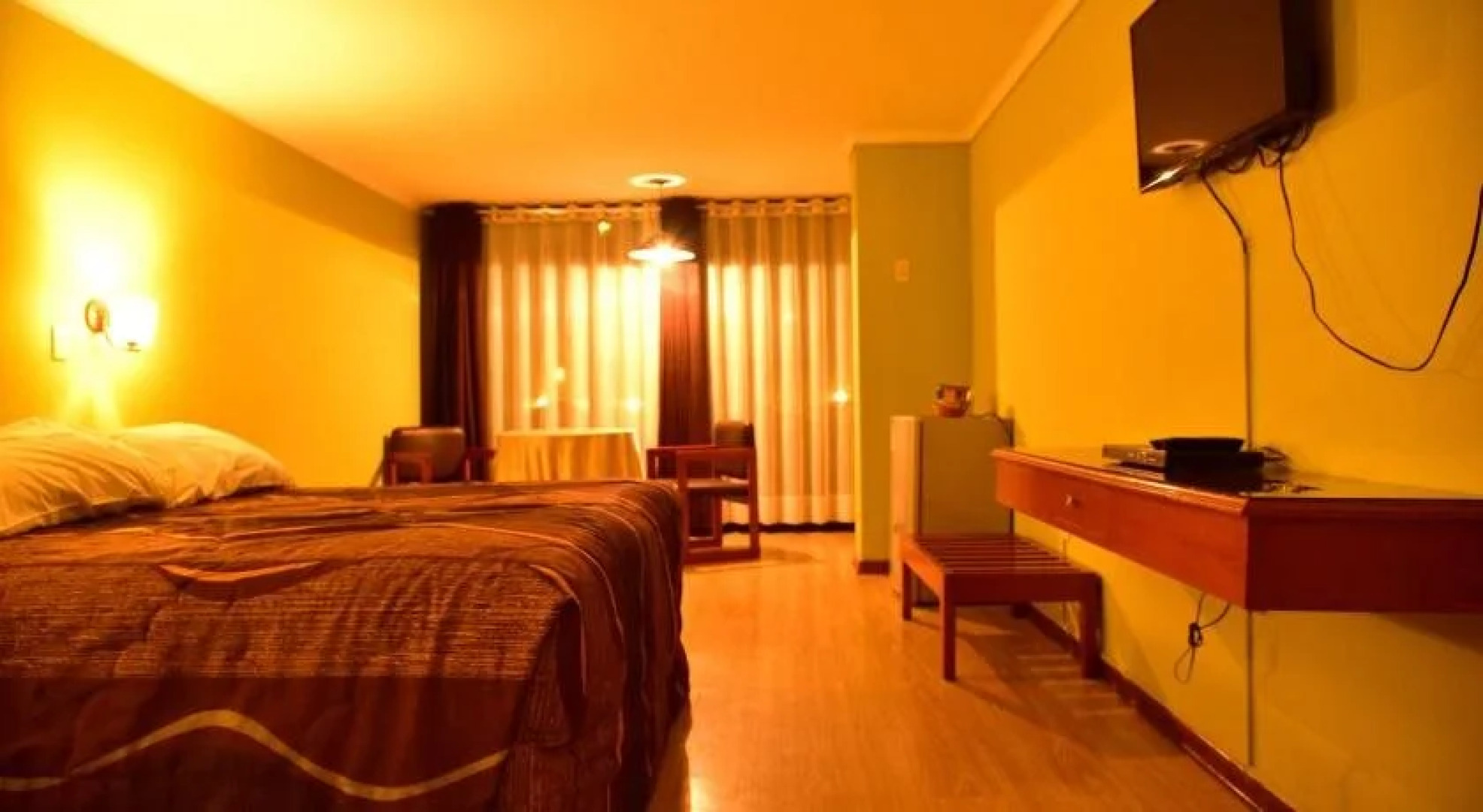 Hotel Holiday Suites