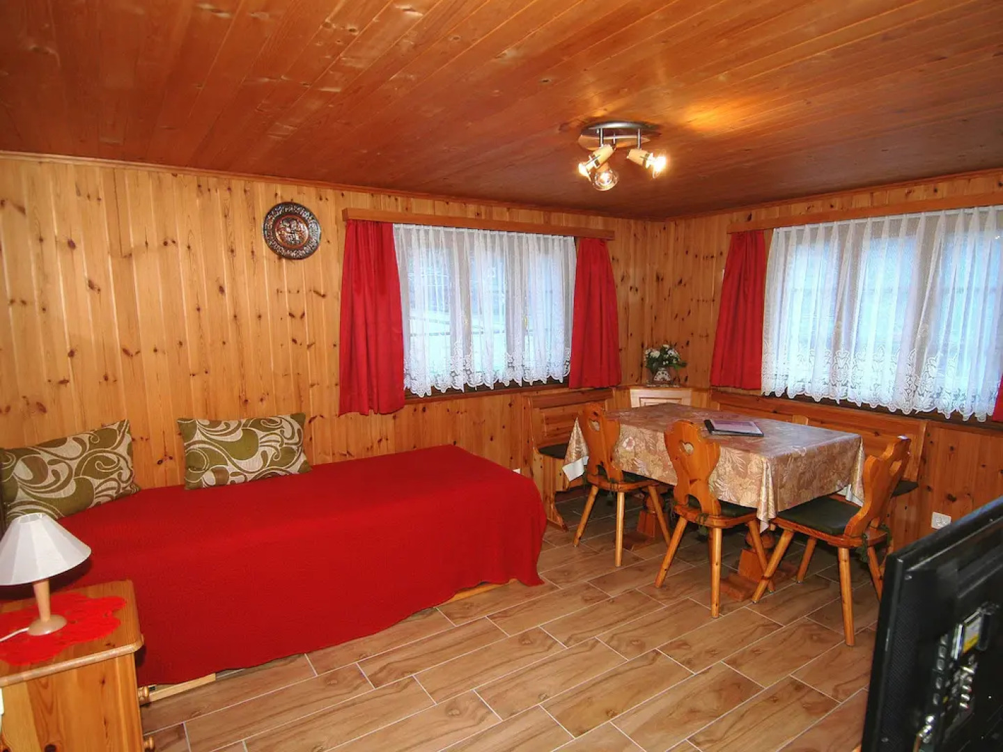 Glacier Views & Ski Trails