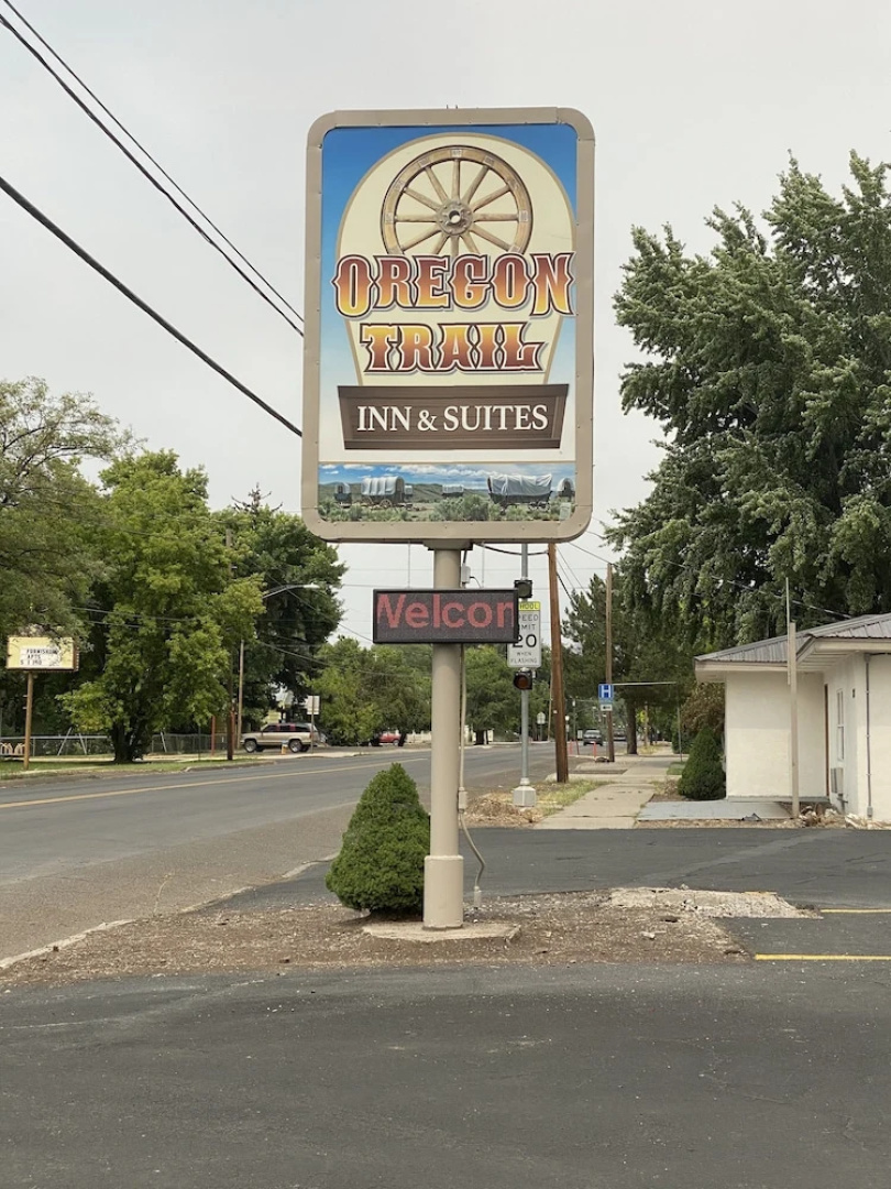 Oregon Trail Inn & Suites