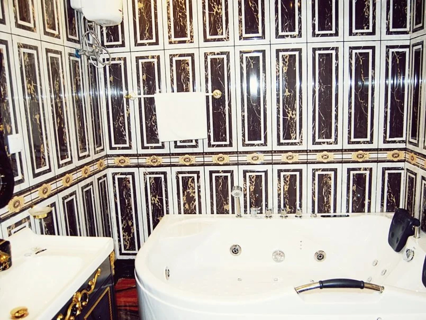 Al Nabarees Al Raqi Furnished Units