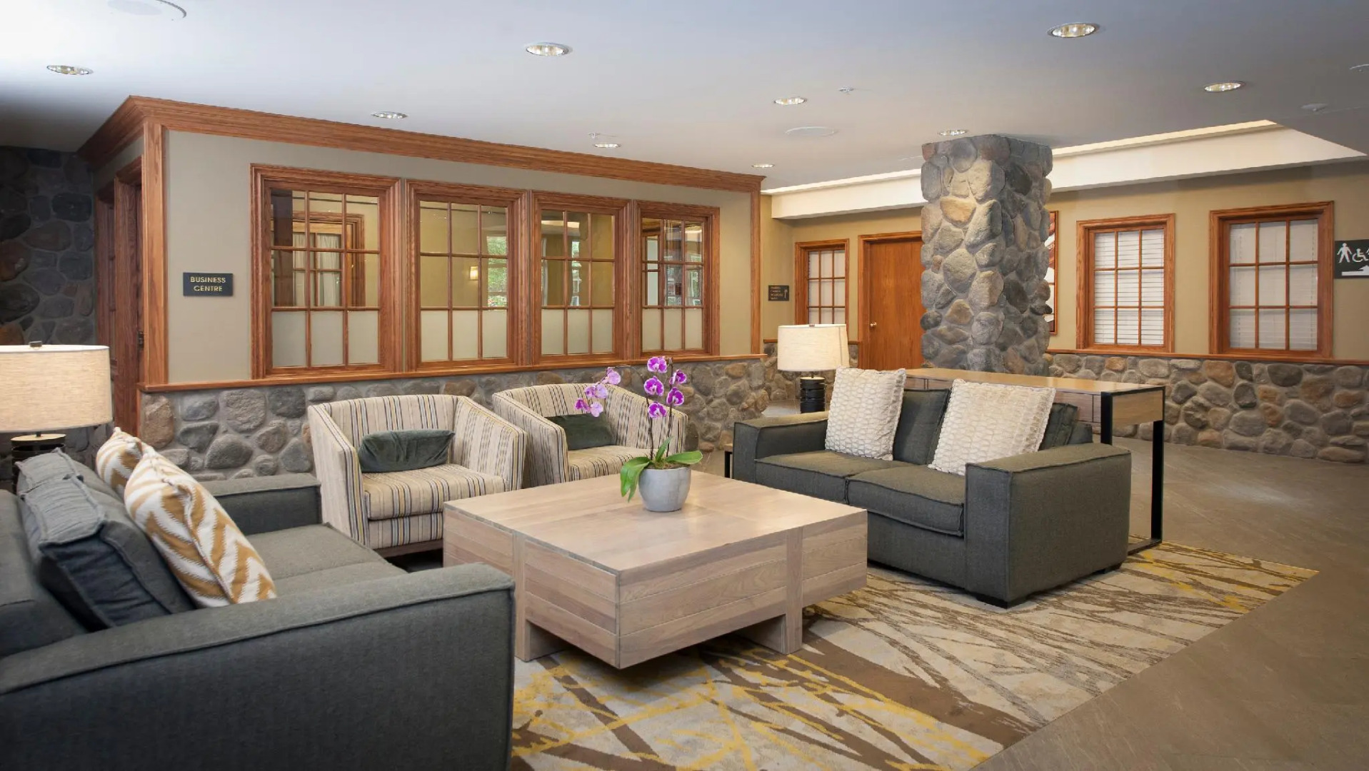 Coast Canmore Hotel & Conference Centre