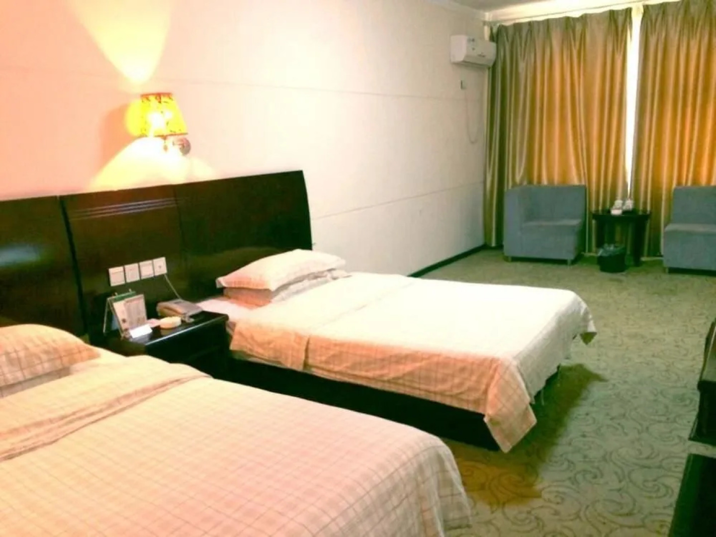 Xinyang Tianyi Express Hotel