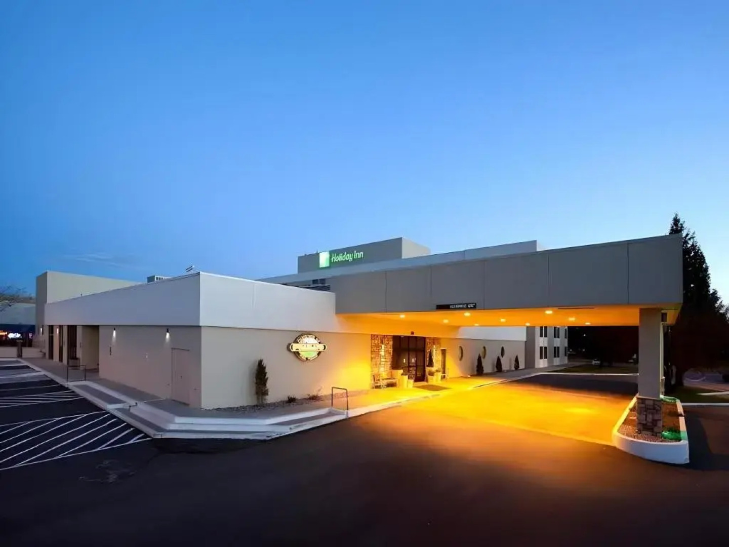 Ramada Plaza by Wyndham Sheridan Hotel & Convention Center