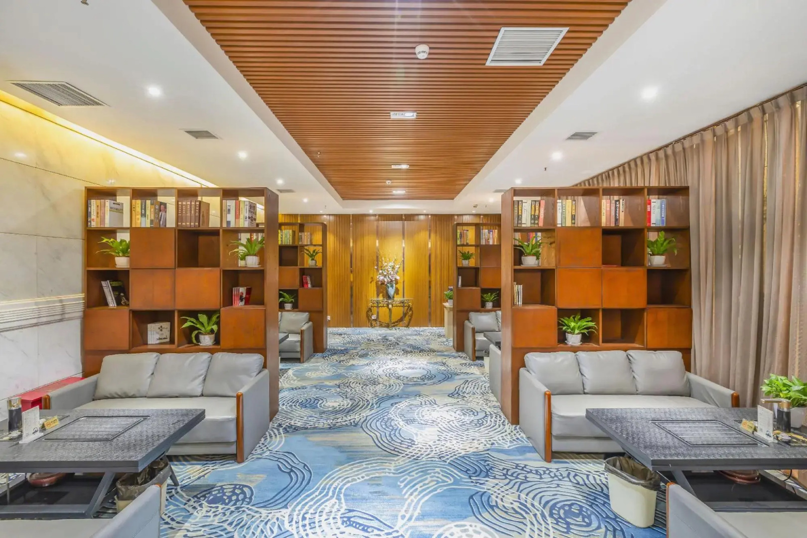 Luoyang Aviation Hotel