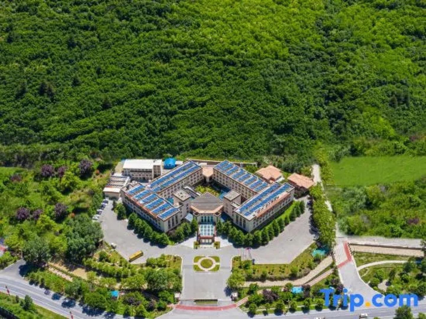 Poly New Jiuzhai Hotel