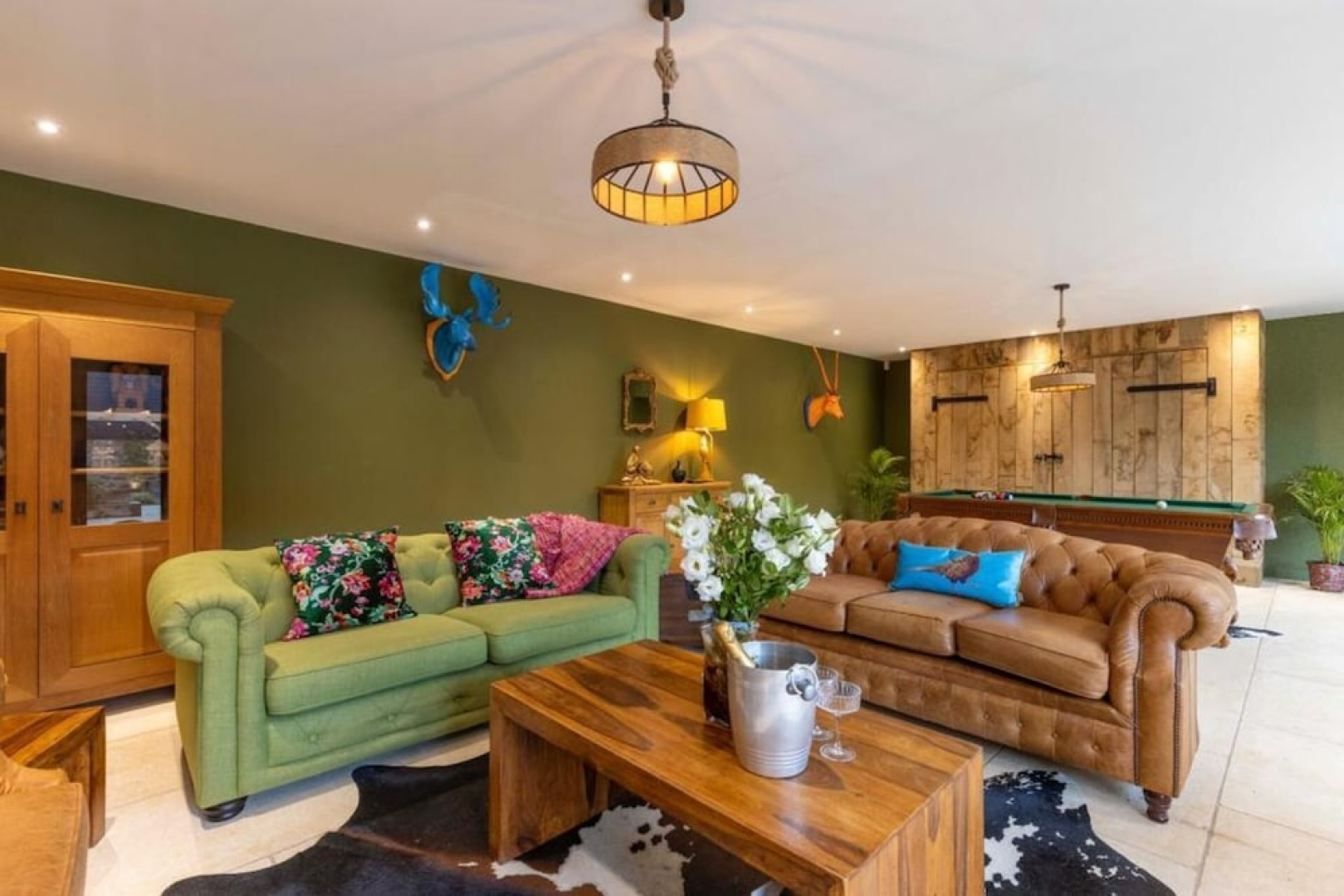 Stunning Barn Sleeps 10 With Hot Tub nr Melton