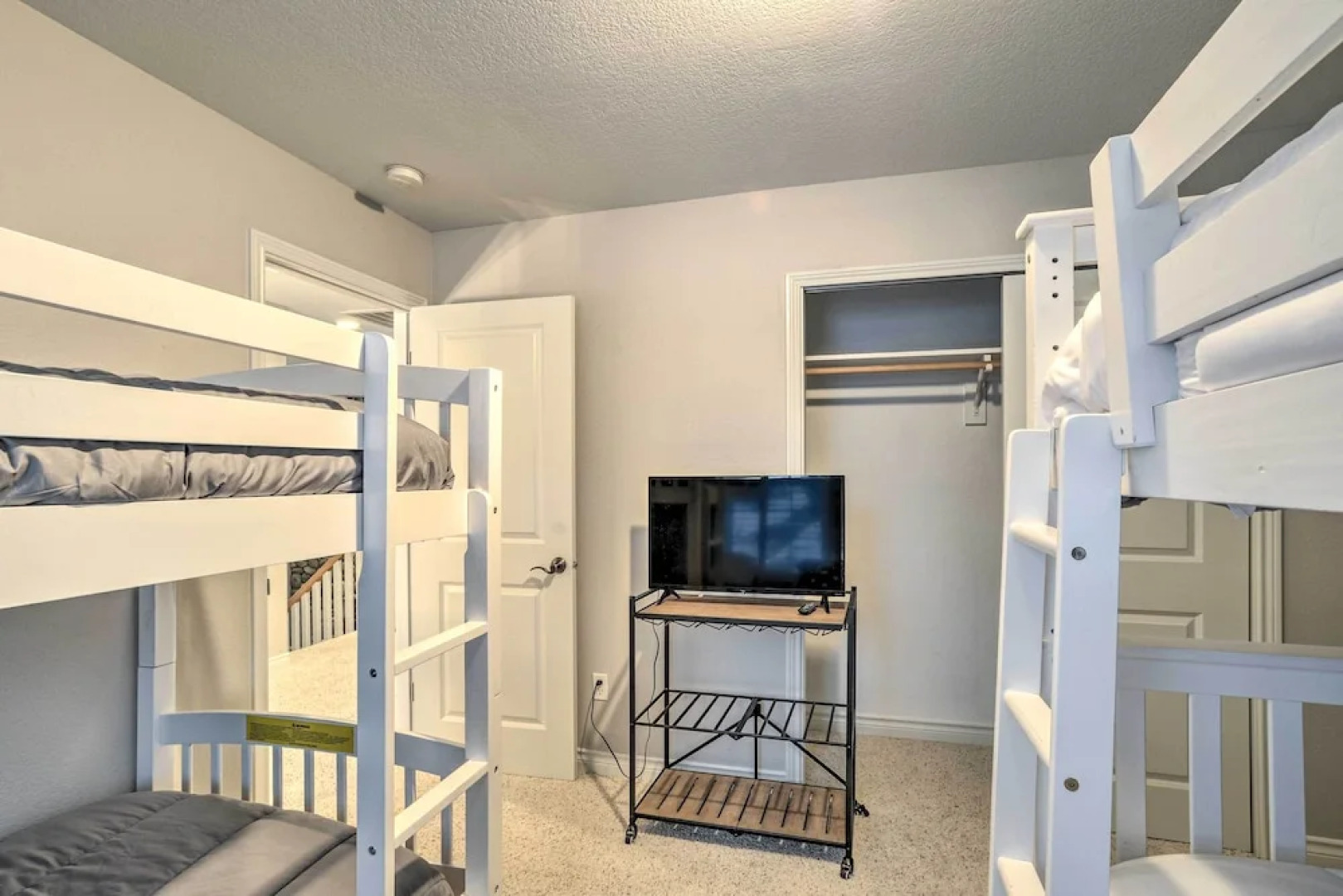 Klamath Falls Home w/ Resort Amenities!